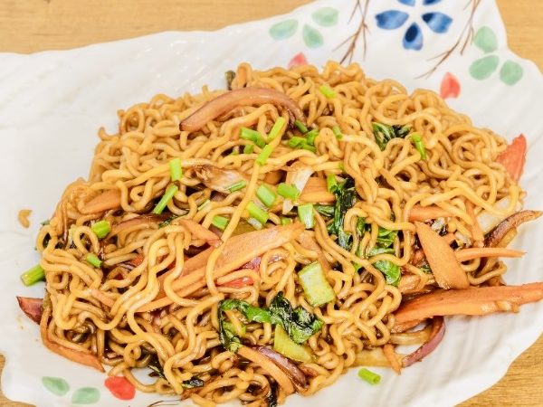 22.Yakisoba con verduras