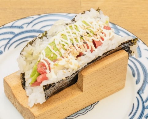 56B. Tako nori tartar de atun (1 p)